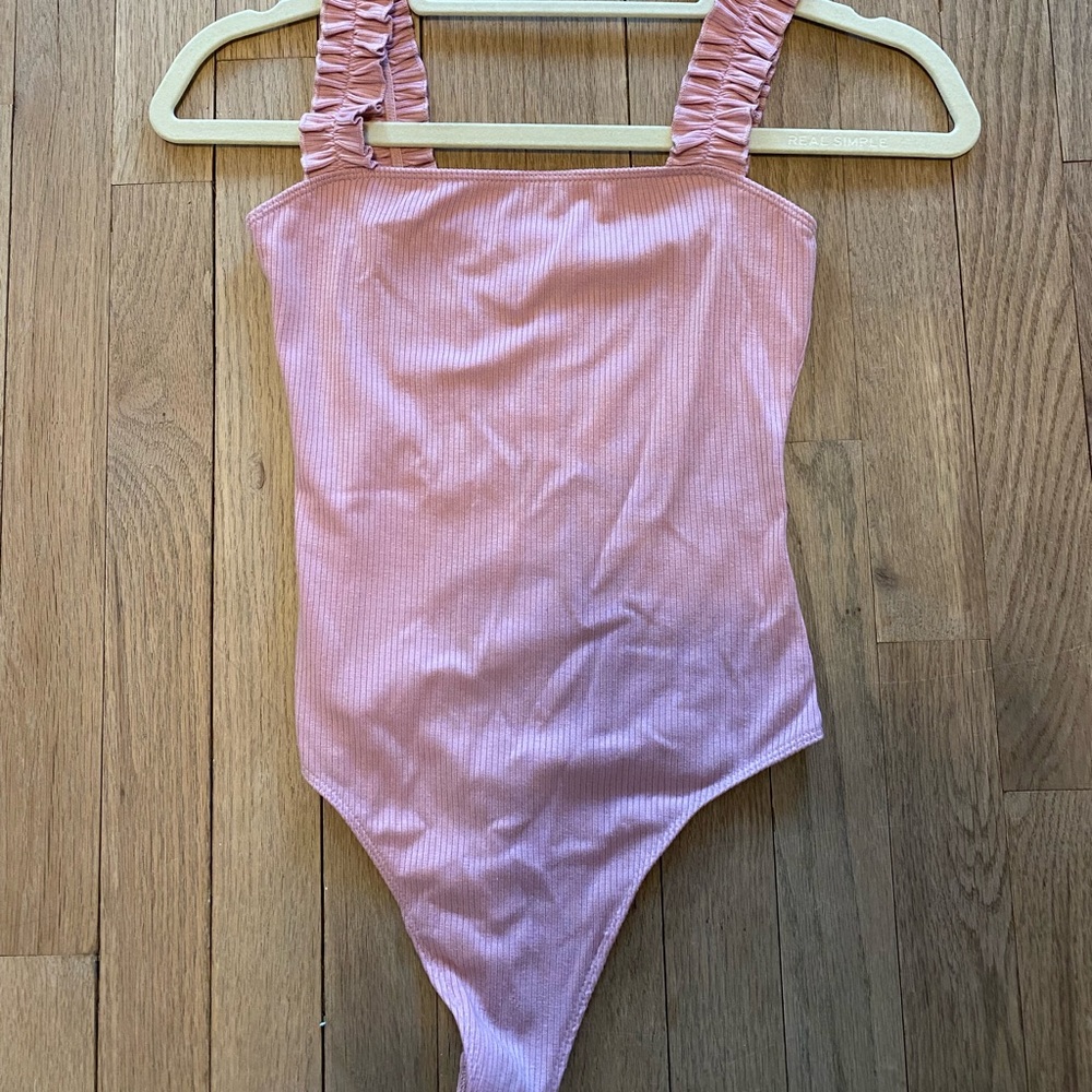 Arizia Pink bodysuit